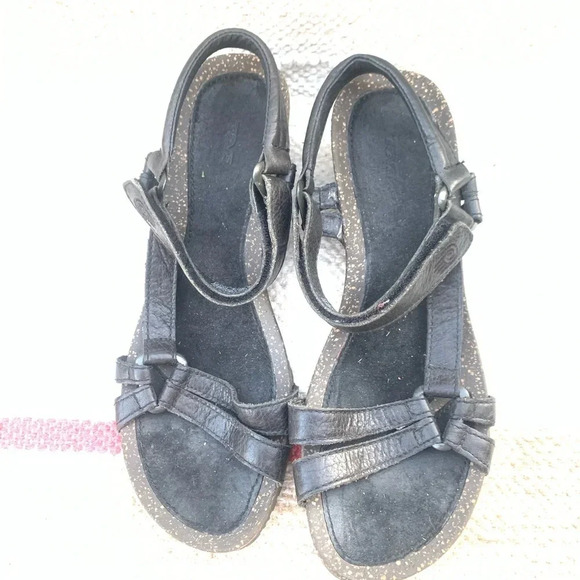 - Teva Black sandal size 9 - Picture 1 of 8